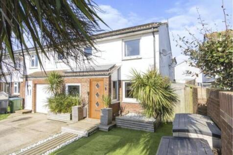 4 bedroom end of terrace house for sale