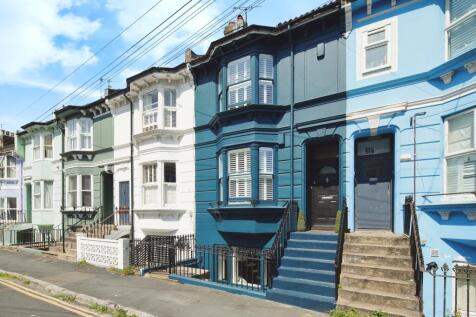 4 bedroom terraced house for sale