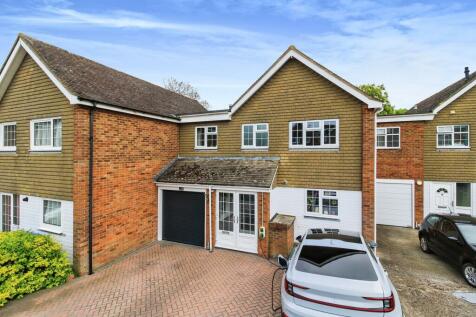 4 bed semi-detached house