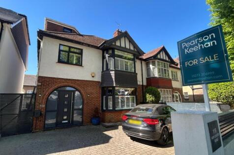 4 bedroom semi-detached house for sale