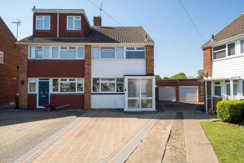 Pembury Way, Gillingham ME8 3 bed semi