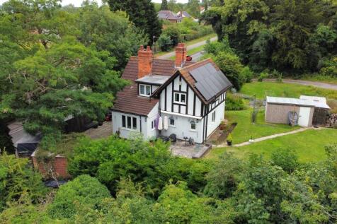 The Cottage, Beacon Hill Road, Newark 3 bed detached house for sale