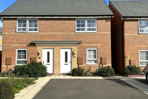 Halifax Road, Fernwood, Newark 2 bed semi