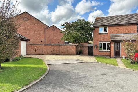 2 bedroom semi-detached house for sale