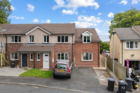 4 bedroom semi-detached house for sale