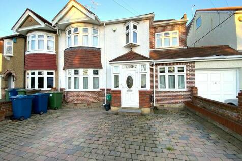 5 bedroom semi-detached house for sale