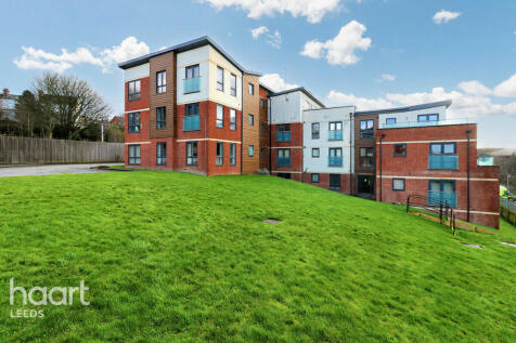 9 Tudor Way, Leeds 2 bed apartment for sale