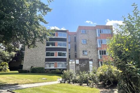 White Lodge Close, South Sutton SM2 2 bed flat for sale
