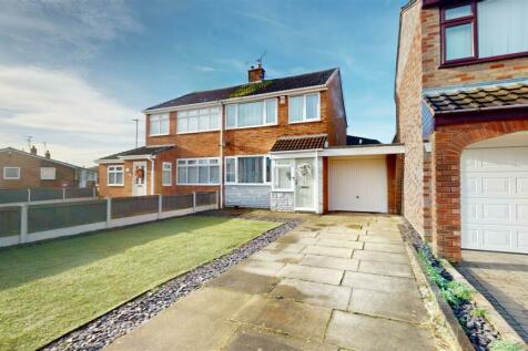 3 bedroom semi-detached house for sale