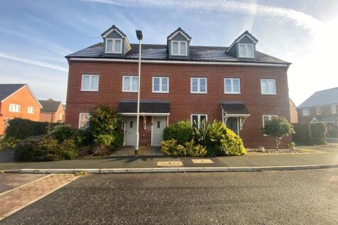 3 bedroom town house for sale