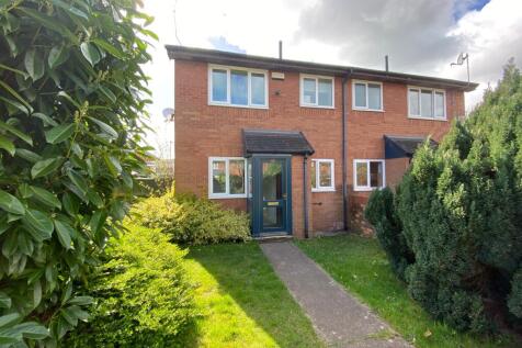 Queens Park Gardens, Crewe 1 bed terraced house for sale