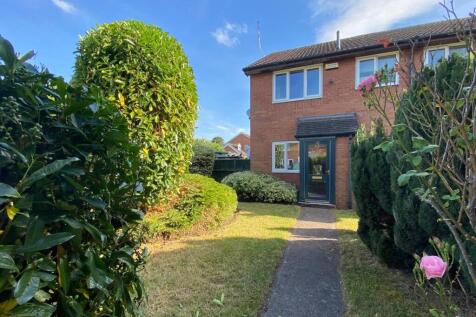 Queens Park Gardens, Crewe 1 bed terraced house for sale