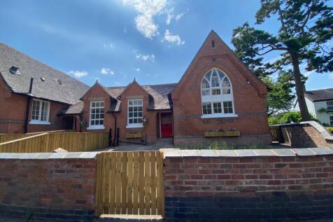 Main Road, Shavington, Crewe 3 bed cottage for sale