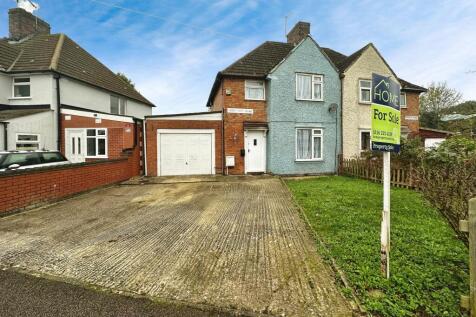 Erdyngton Road, Braunstone... 3 bed semi