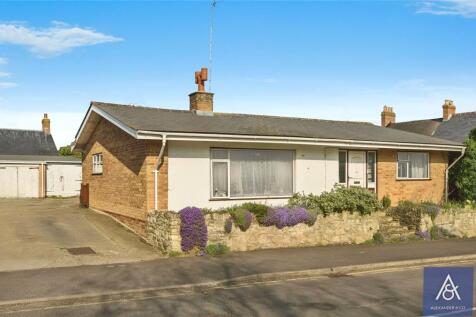 4 bedroom bungalow for sale
