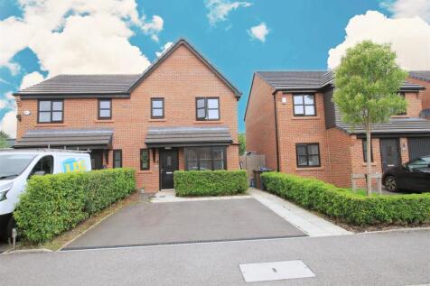 3 bedroom semi-detached house for sale