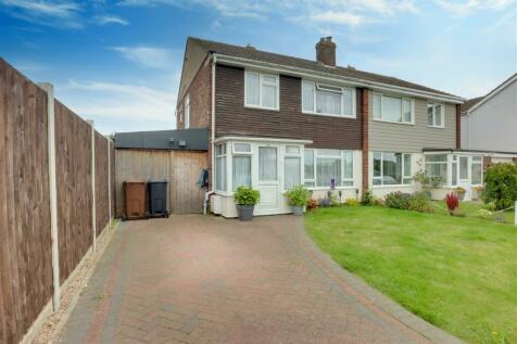 3 bedroom semi-detached house for sale