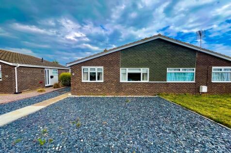 Bennett Close, Walton On The Naze CO14 2 bed semi