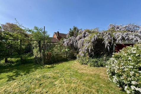 The Heath, Manningtree CO11 3 bed detached bungalow for sale