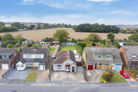 4 bedroom detached bungalow for sale