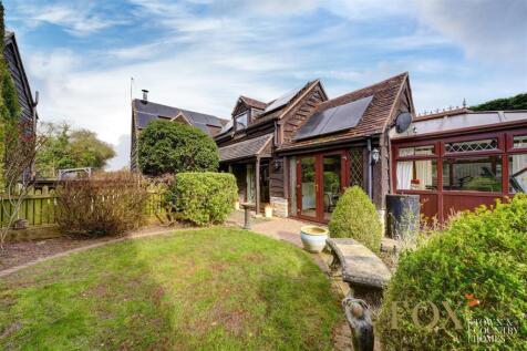 Broughton Hackett, Worcester WR7 3 bed detached house for sale