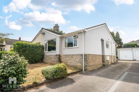2 bedroom semi-detached bungalow for sale