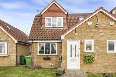 2 bedroom semi-detached house for sale