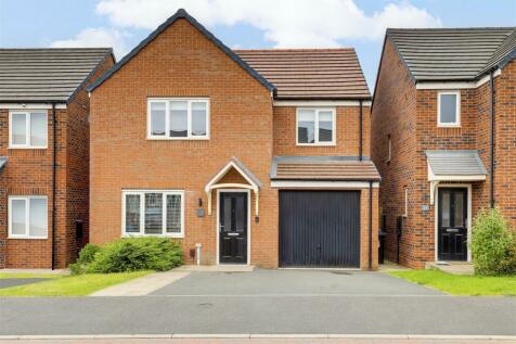 4 bedroom detached house for sale