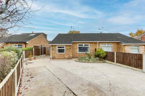 3 bedroom semi-detached bungalow for sale