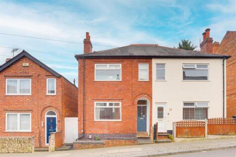 2 bedroom semi-detached house for sale