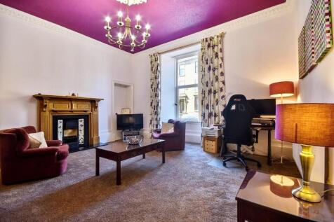 3 bedroom flat for sale