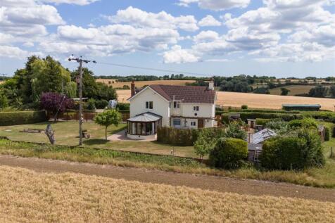 Stowmarket IP14 4 bed detached house for sale