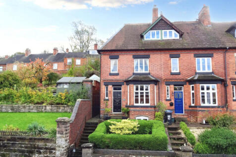 4 bedroom end of terrace house for sale
