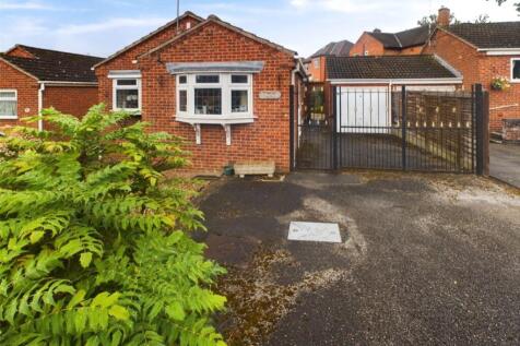 Wollaton Paddocks, Nottingham NG8 2 bed detached bungalow for sale