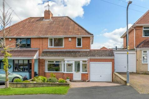 3 bedroom semi-detached house for sale