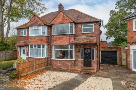 Chadwick Avenue, Rednal, Birmingham... 3 bed semi