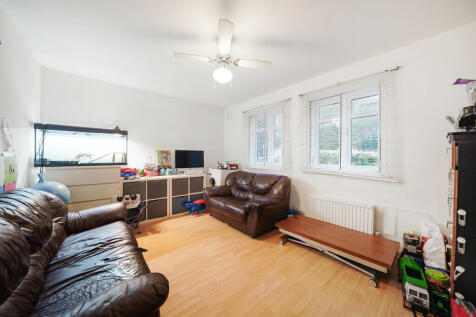 2 bedroom ground floor maisonette for sale