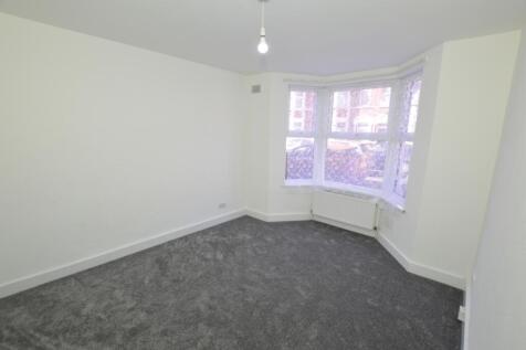 2 bedroom ground floor flat for sale