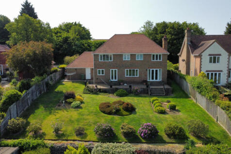 Isherwood, Battle, TN33 5 bed detached house for sale