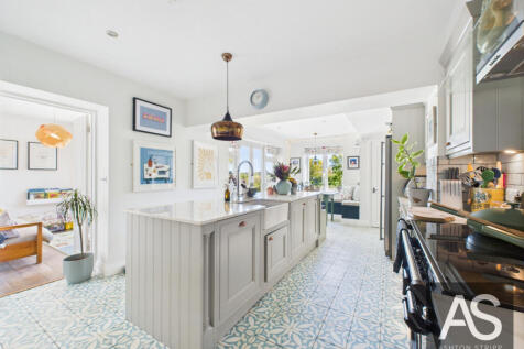 Marlpits Lane, Ninfield, TN33 3 bed semi