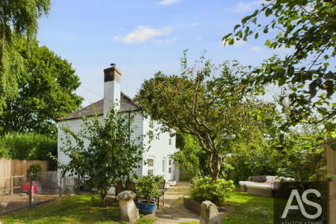 Hooe Road, Hooe, TN33 3 bed cottage for sale