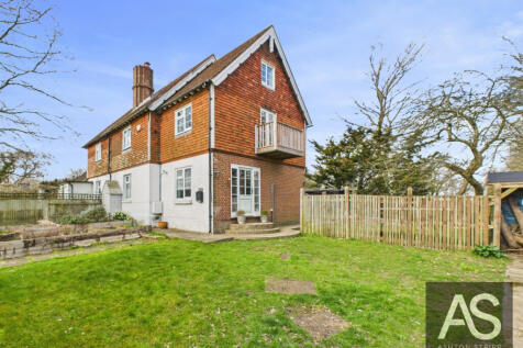 Bodiam, Robertsbridge, TN32 3 bed semi