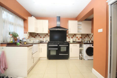 Central Road, Wembley, Middlesex HA0 3 bed semi