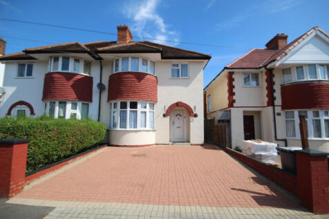 Medway Gardens, Wembley, Middlesex HA0 3 bed semi