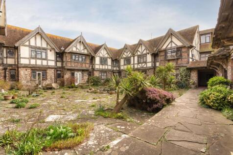 Dean Court Road, Rottingdean, Brighton 2 bed apartment for sale