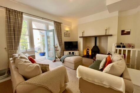 Highwood Grange, Newton Abbot TQ12 4 bed semi