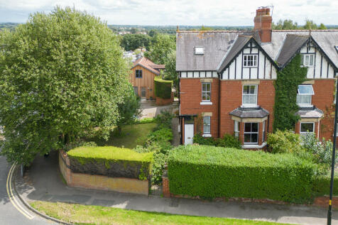 6 bedroom semi-detached house for sale