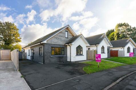 5 bedroom detached bungalow for sale