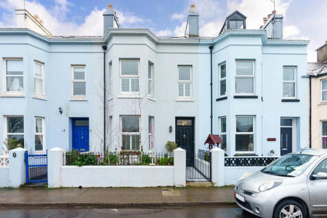 5 bedroom terraced house for sale