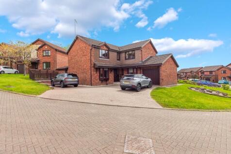 5 bedroom detached house for sale